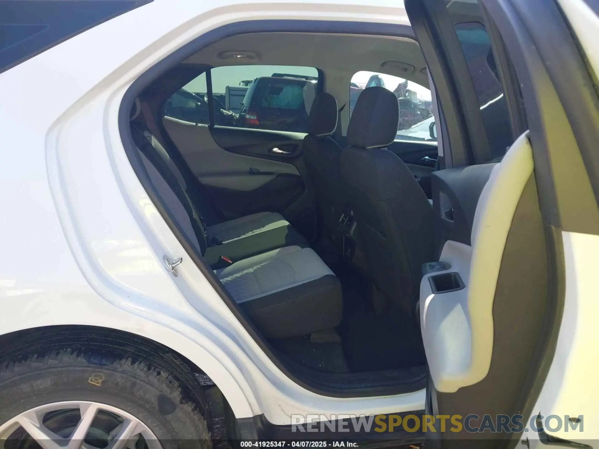 8 fotografías del automóvil dañado 3GNAXHEG9RL369192 CHEVROLET EQUINOX 2024