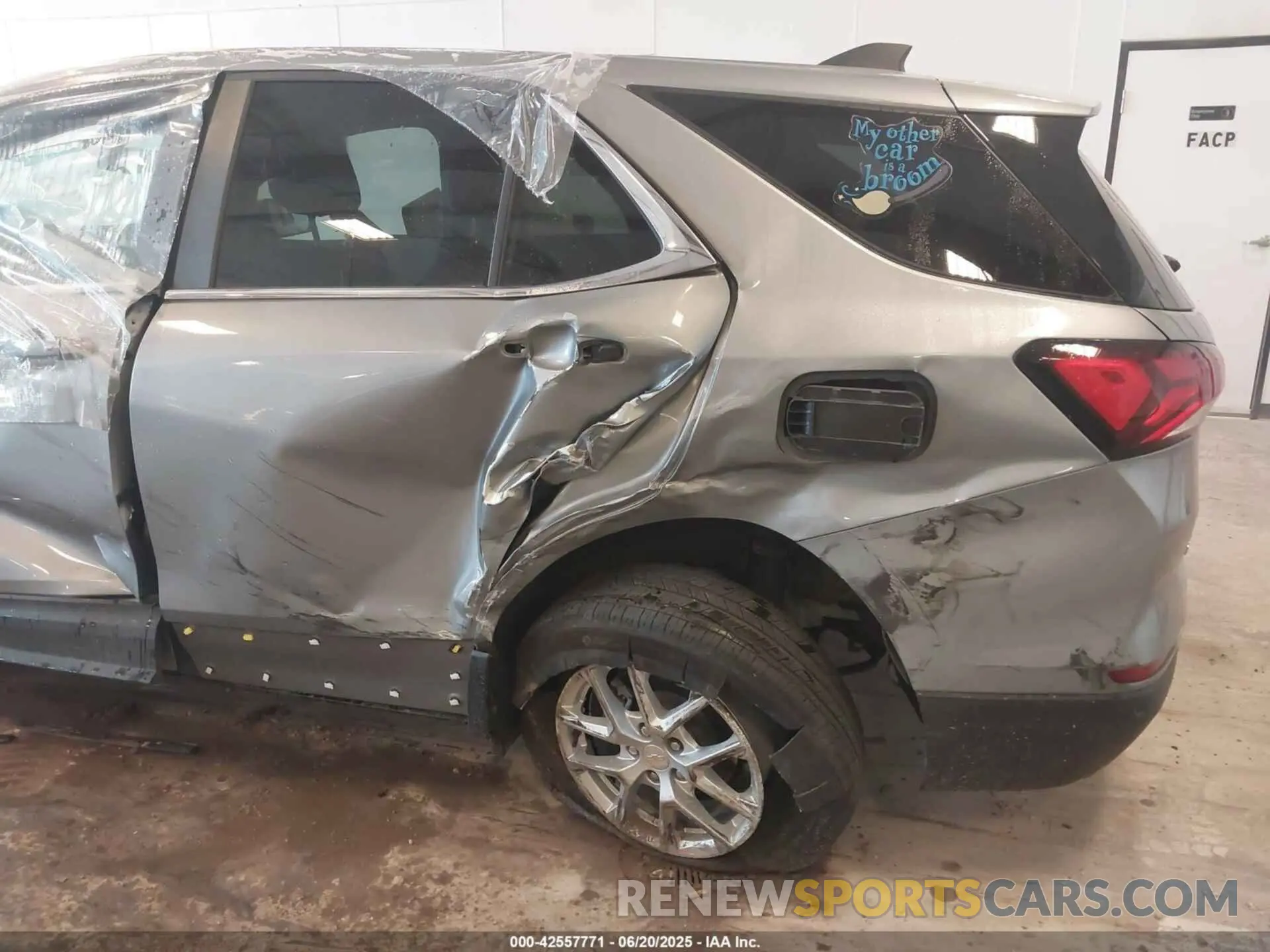 12 fotografías del automóvil dañado 3GNAXKEG0RL230470 CHEVROLET EQUINOX 2024