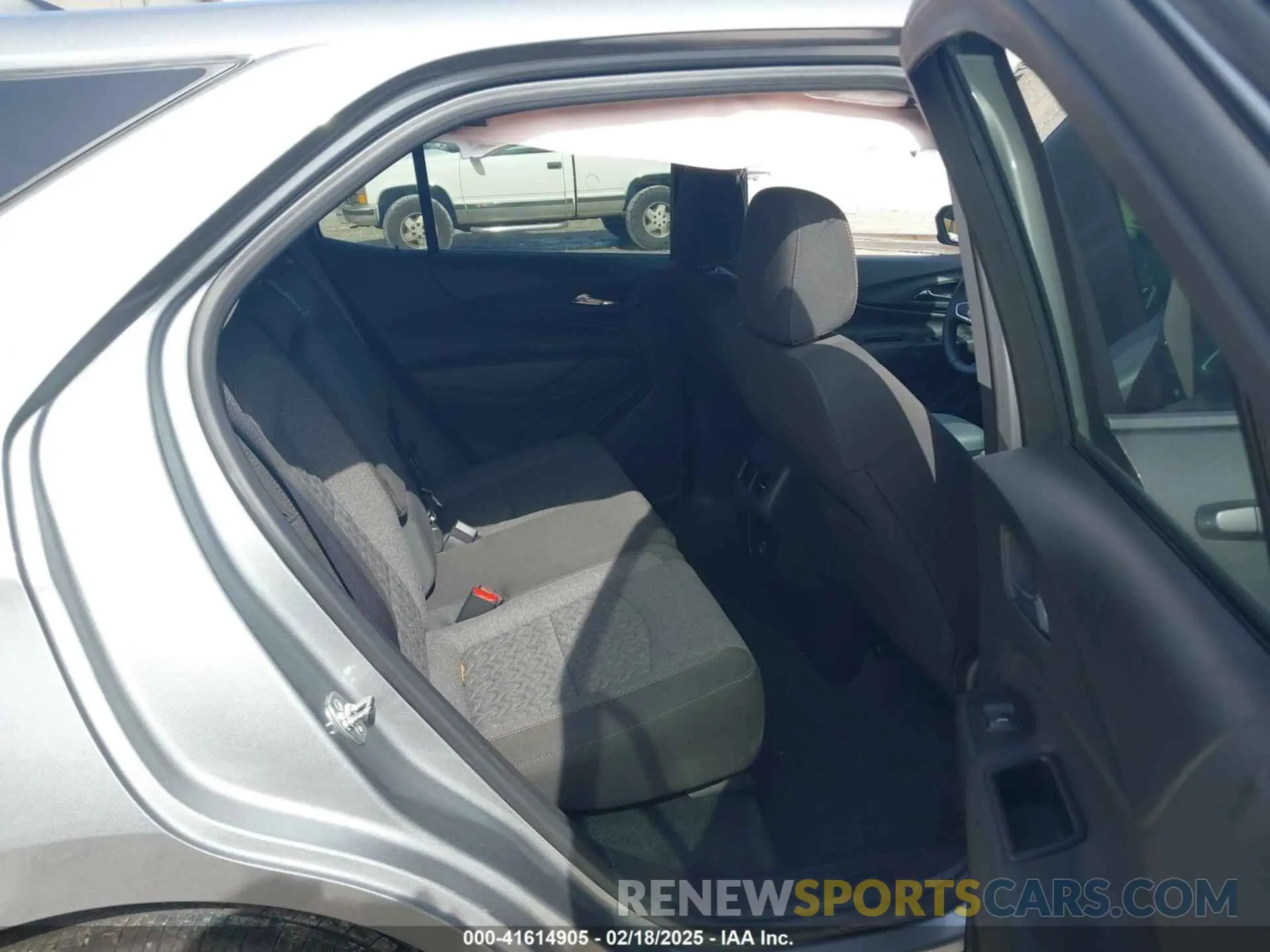 8 fotografías del automóvil dañado 3GNAXKEG0RL341794 CHEVROLET EQUINOX 2024