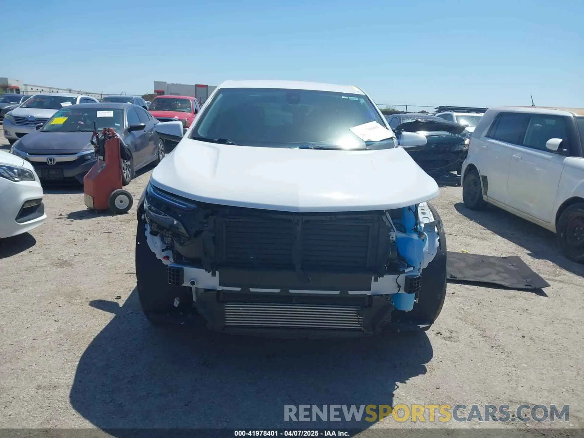 12 fotografías del automóvil dañado 3GNAXKEG0RS177209 CHEVROLET EQUINOX 2024