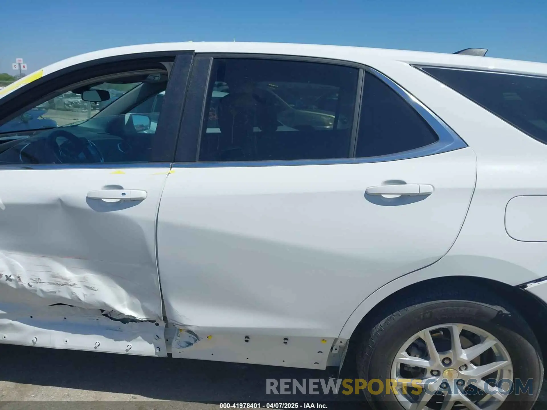 14 fotografías del automóvil dañado 3GNAXKEG0RS177209 CHEVROLET EQUINOX 2024