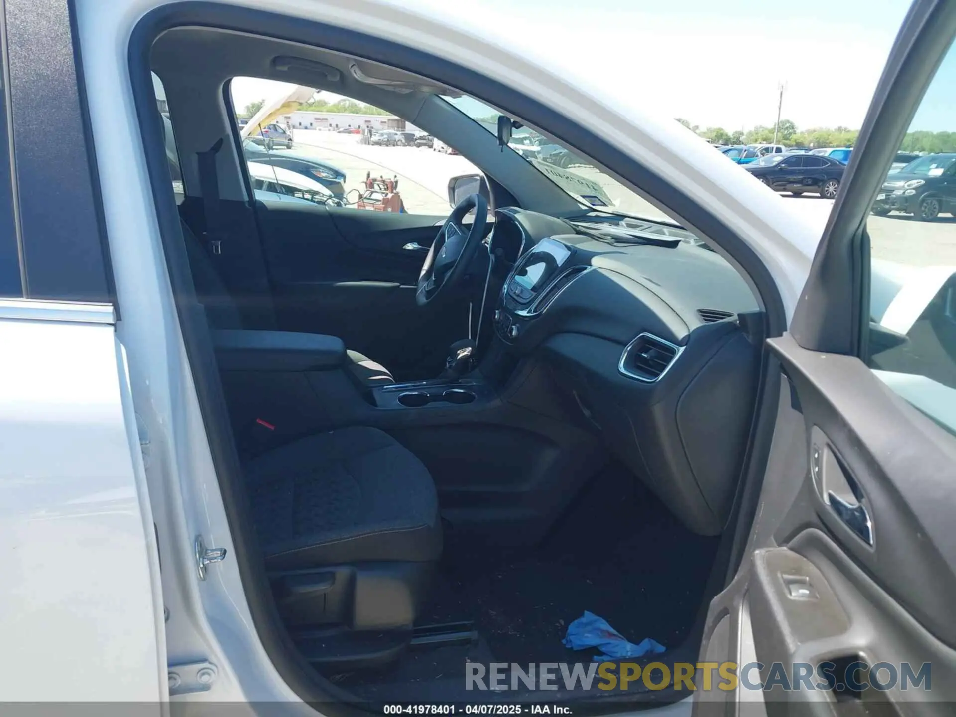 5 fotografías del automóvil dañado 3GNAXKEG0RS177209 CHEVROLET EQUINOX 2024