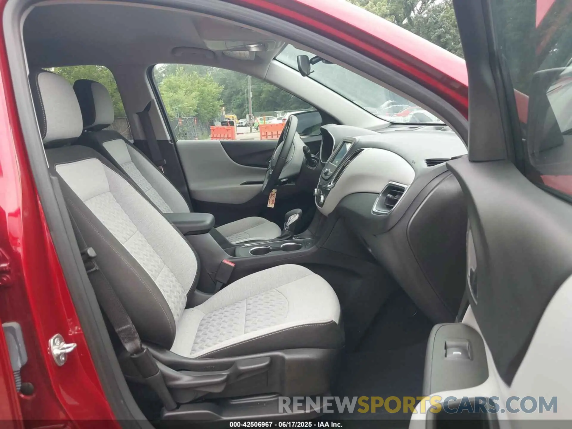 5 fotografías del automóvil dañado 3GNAXKEG1RL209580 CHEVROLET EQUINOX 2024
