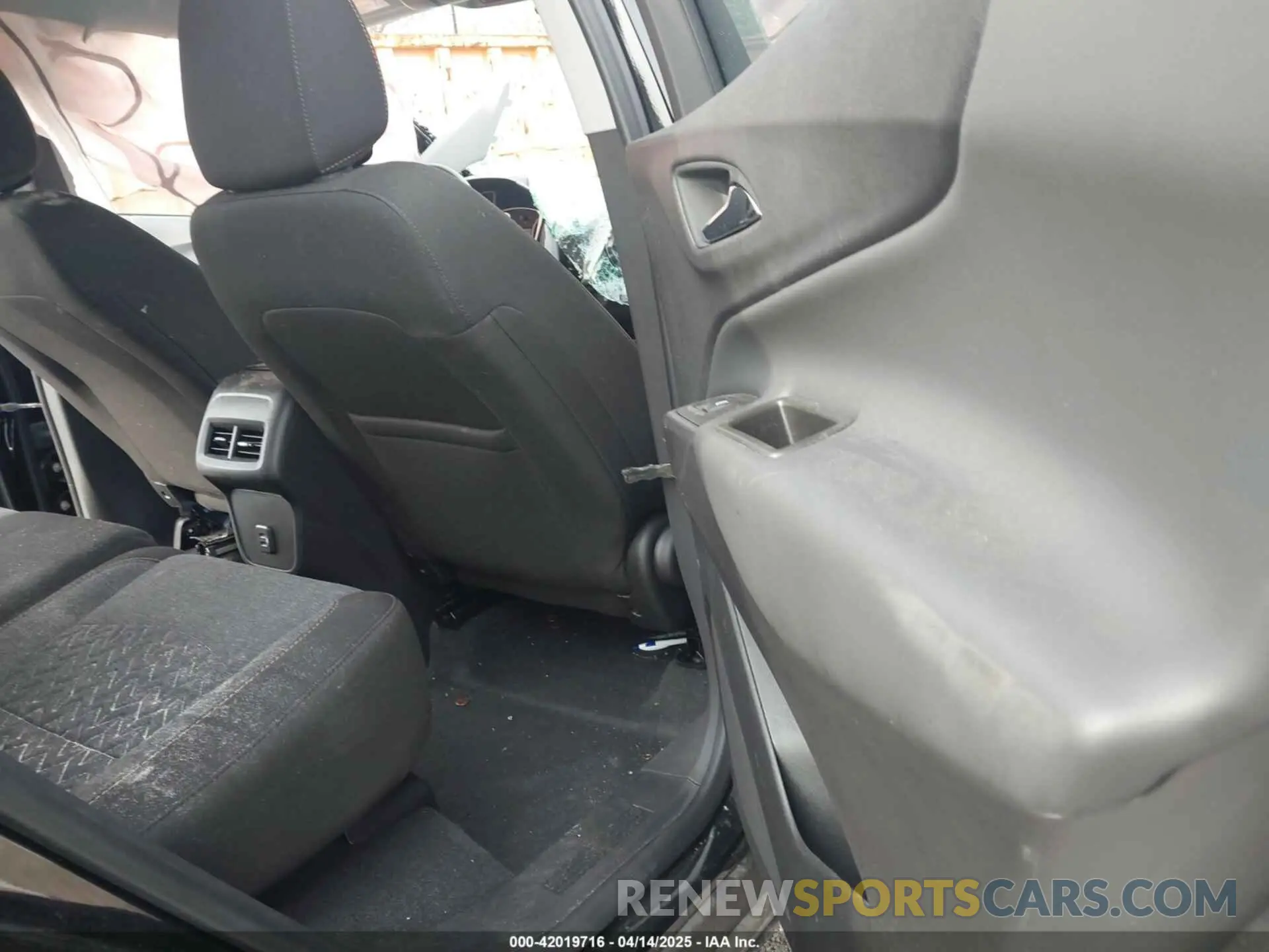 8 fotografías del automóvil dañado 3GNAXKEG1RL297806 CHEVROLET EQUINOX 2024