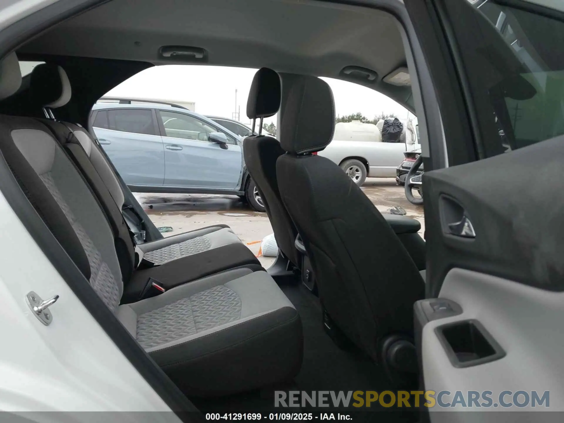 8 fotografías del automóvil dañado 3GNAXKEG2RL183152 CHEVROLET EQUINOX 2024
