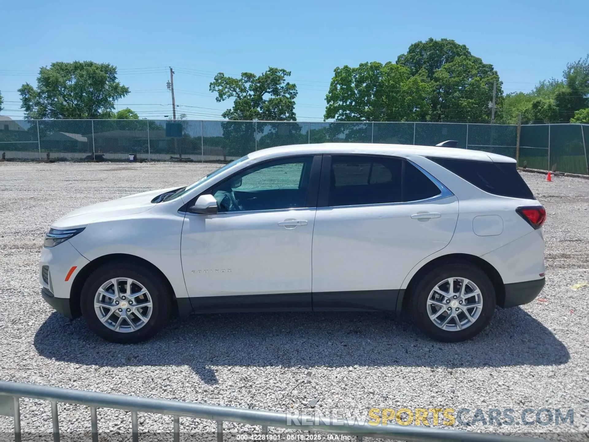 14 fotografías del automóvil dañado 3GNAXKEG2RL242152 CHEVROLET EQUINOX 2024