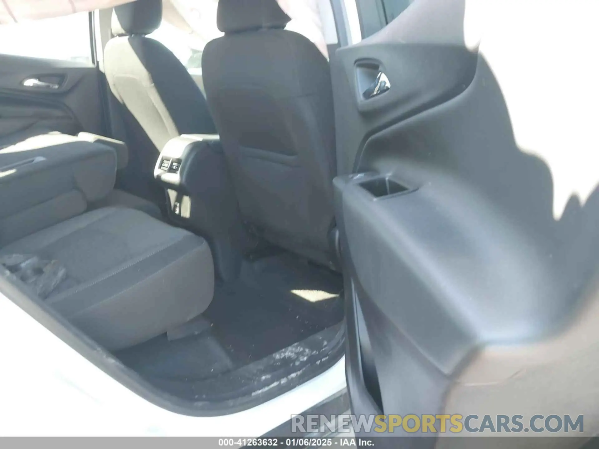 8 fotografías del automóvil dañado 3GNAXKEG3RL345399 CHEVROLET EQUINOX 2024