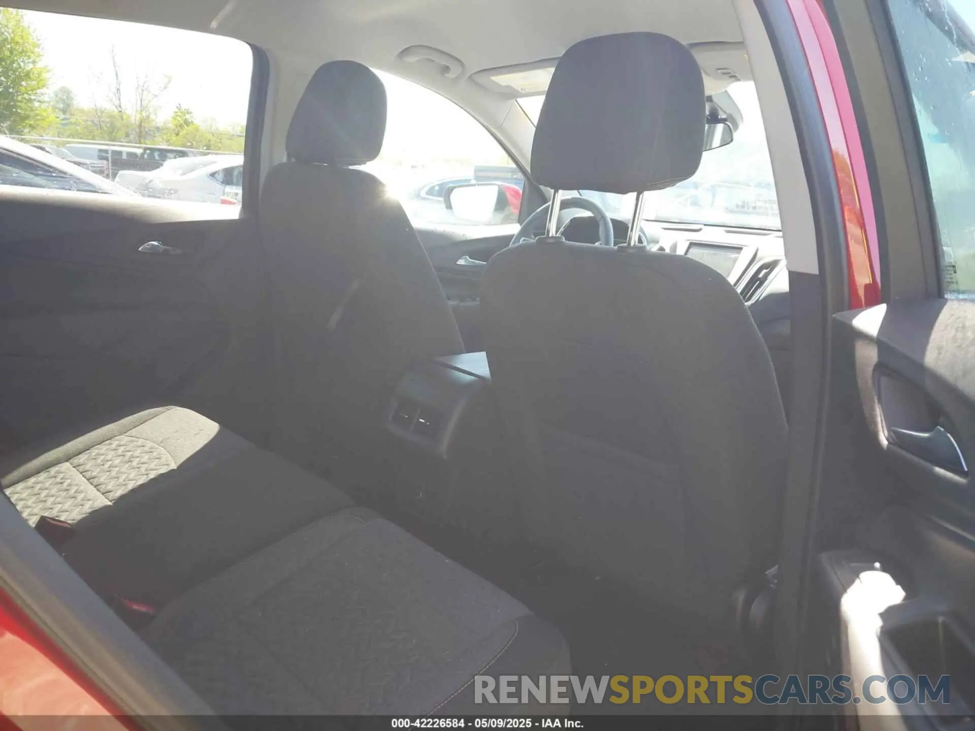 8 fotografías del automóvil dañado 3GNAXKEG3RS132829 CHEVROLET EQUINOX 2024