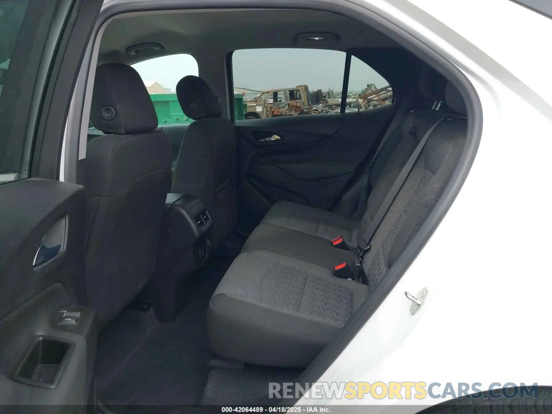 8 fotografías del automóvil dañado 3GNAXKEG6RL111502 CHEVROLET EQUINOX 2024