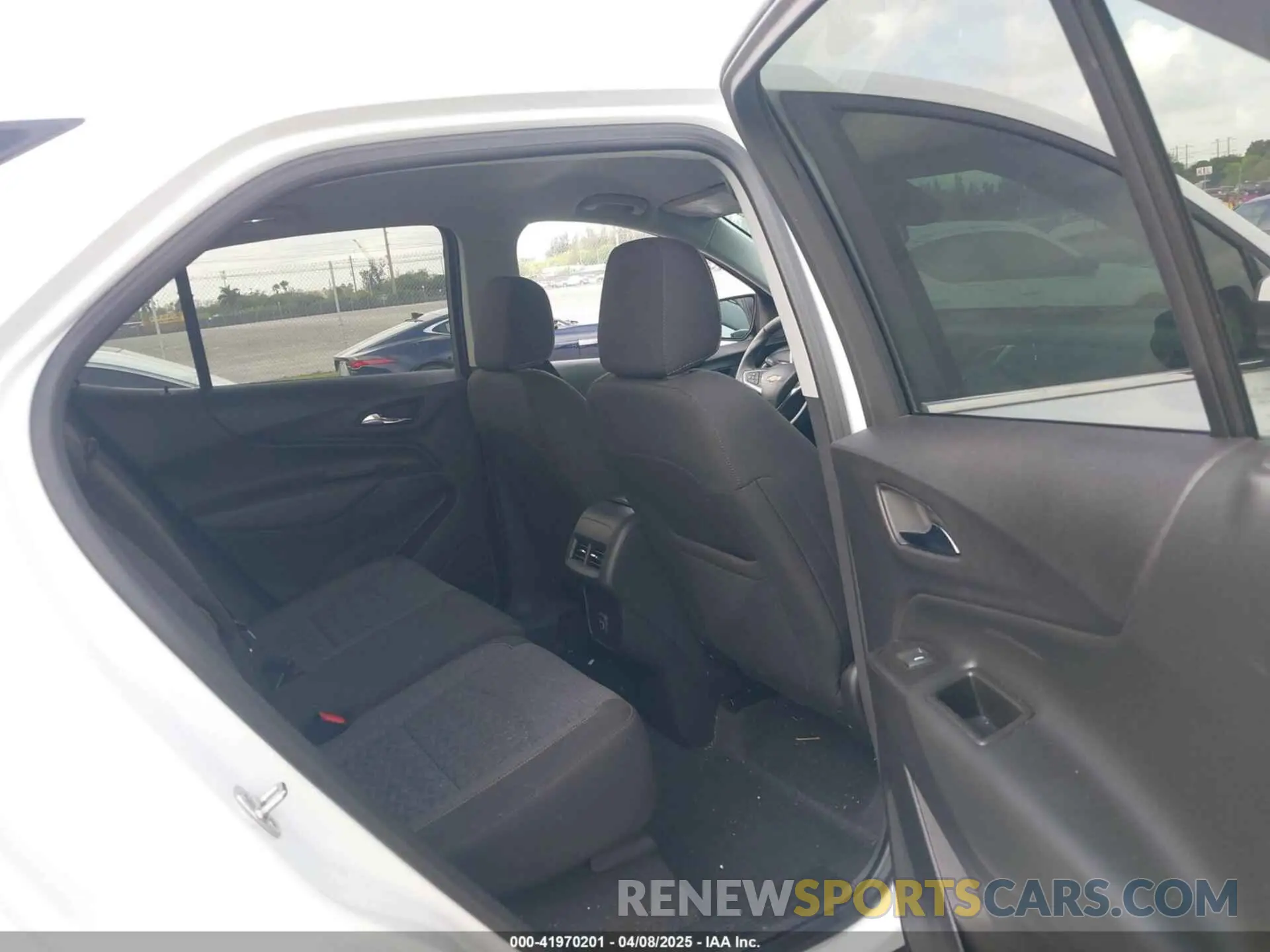 8 fotografías del automóvil dañado 3GNAXKEG7RL286406 CHEVROLET EQUINOX 2024