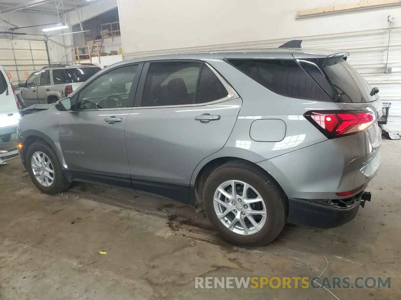 2 fotografías del automóvil dañado 3GNAXKEG8RL303715 CHEVROLET EQUINOX 2024
