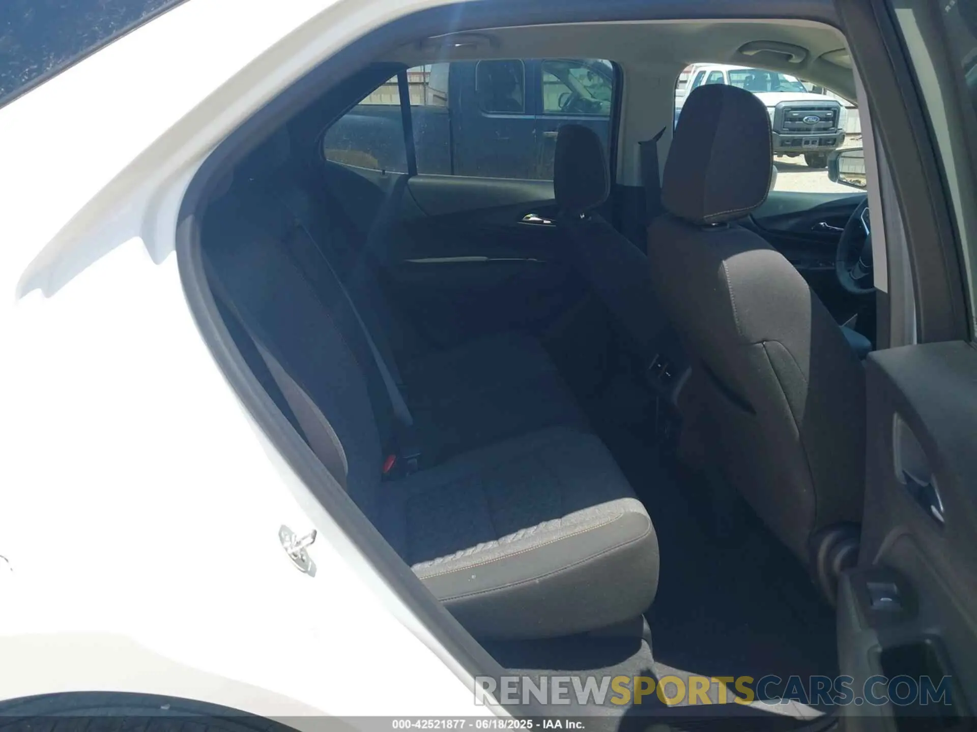 8 fotografías del automóvil dañado 3GNAXKEG9RL323018 CHEVROLET EQUINOX 2024