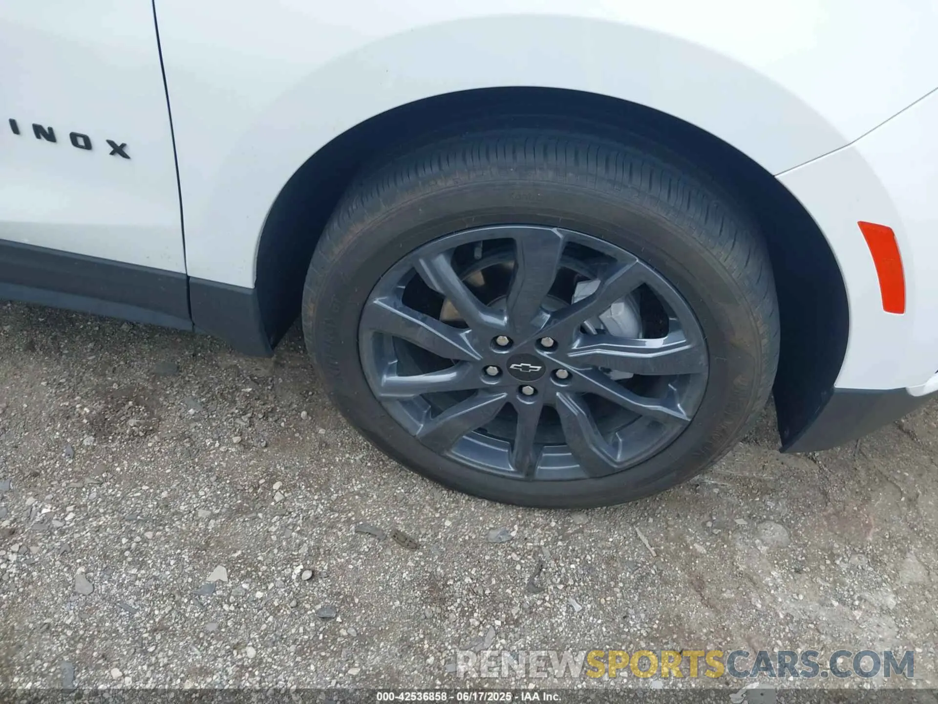 12 fotografías del automóvil dañado 3GNAXMEG0RS221656 CHEVROLET EQUINOX 2024