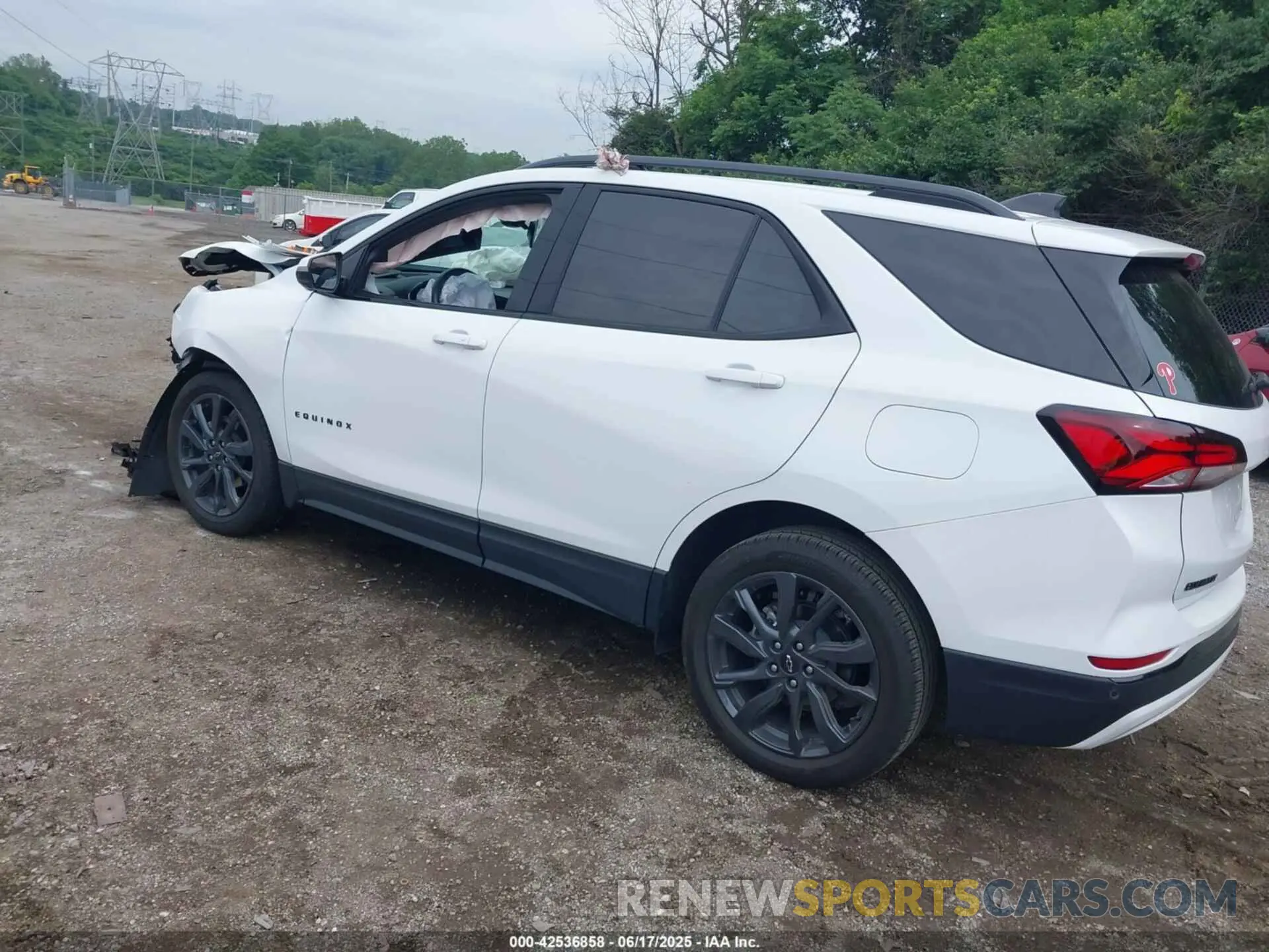 3 fotografías del automóvil dañado 3GNAXMEG0RS221656 CHEVROLET EQUINOX 2024