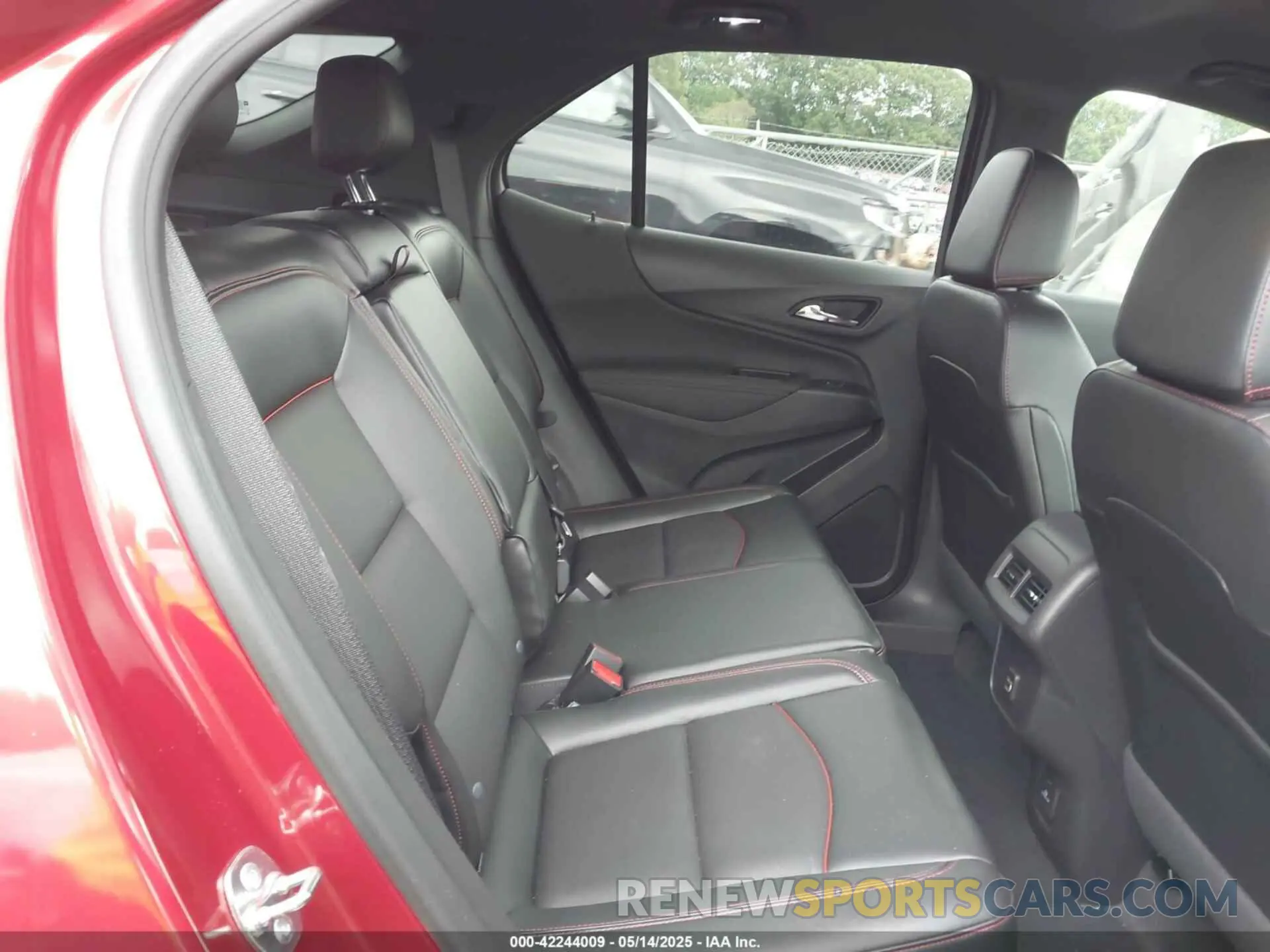 8 fotografías del automóvil dañado 3GNAXMEG3RL369603 CHEVROLET EQUINOX 2024