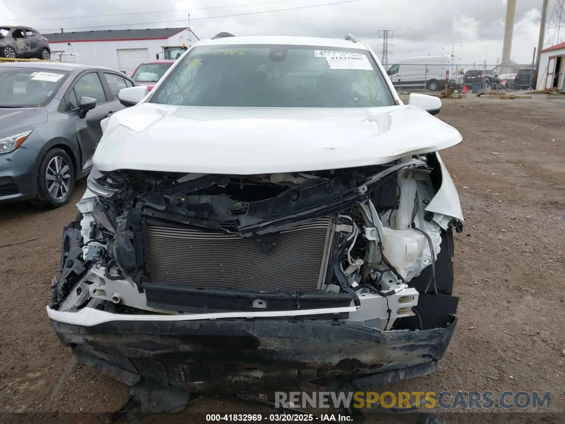 12 fotografías del automóvil dañado 3GNAXMEG4RS104243 CHEVROLET EQUINOX 2024