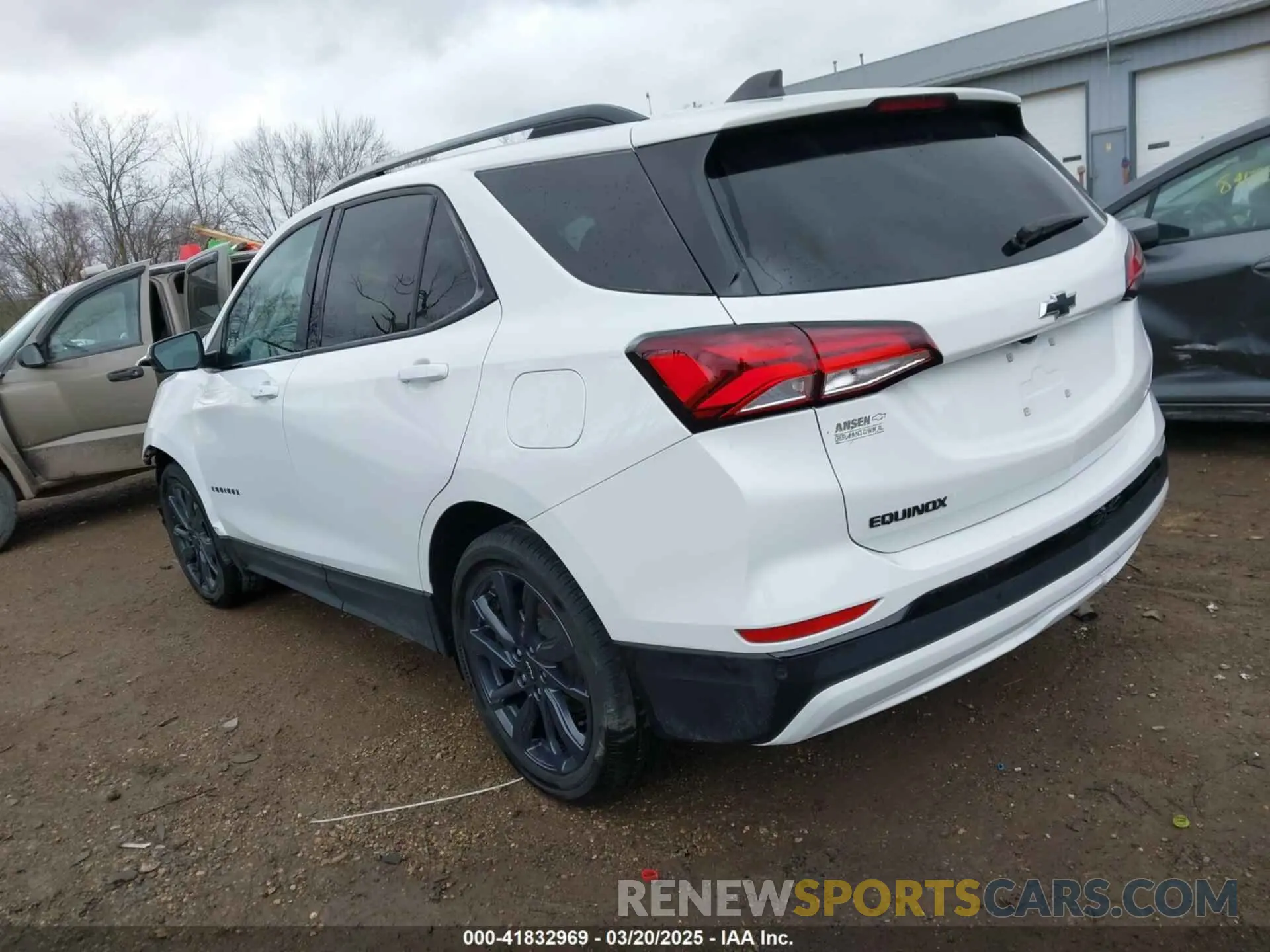 3 fotografías del automóvil dañado 3GNAXMEG4RS104243 CHEVROLET EQUINOX 2024