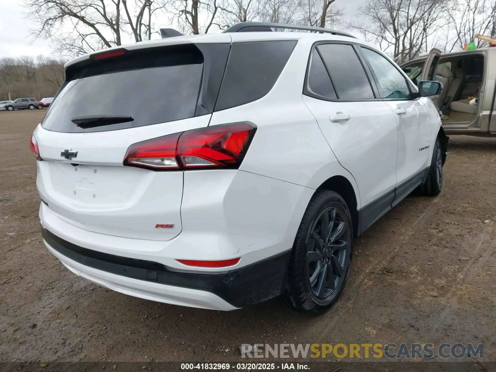 4 fotografías del automóvil dañado 3GNAXMEG4RS104243 CHEVROLET EQUINOX 2024
