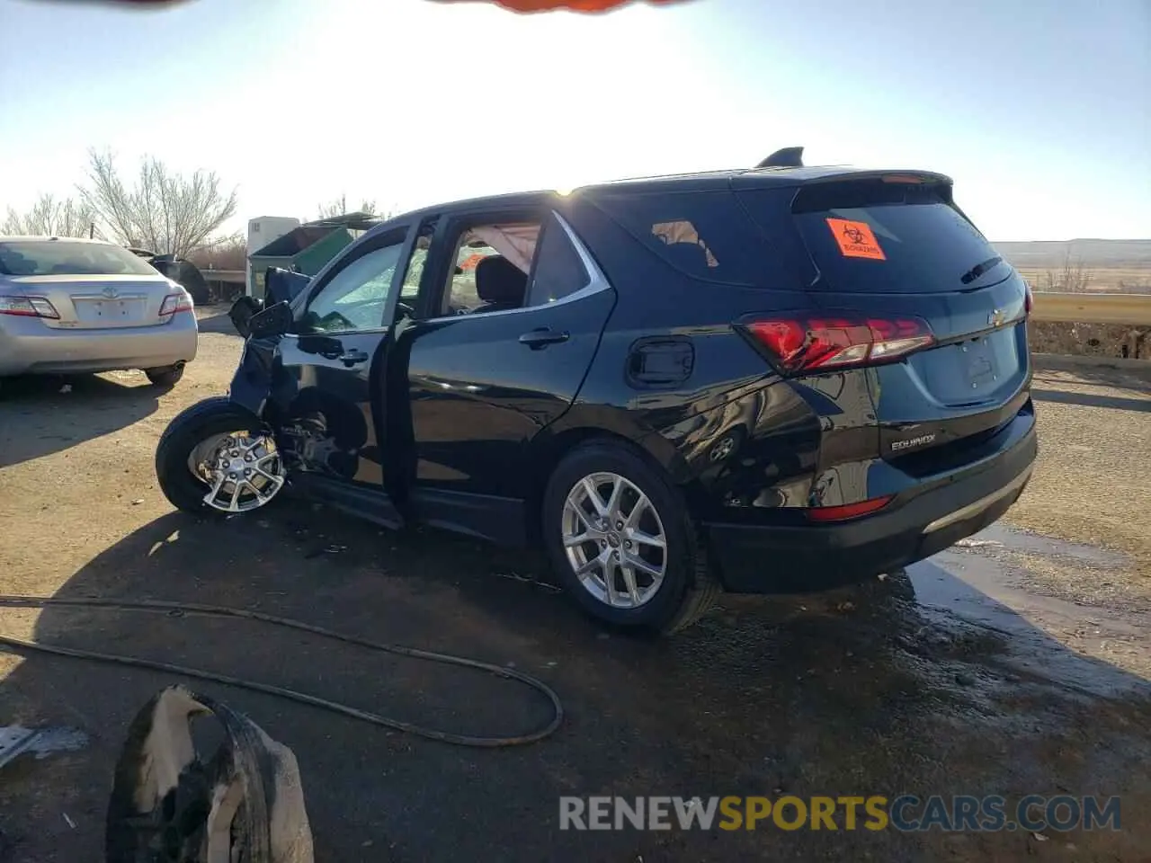 2 fotografías del automóvil dañado 3GNAXUEG0RL229122 CHEVROLET EQUINOX 2024