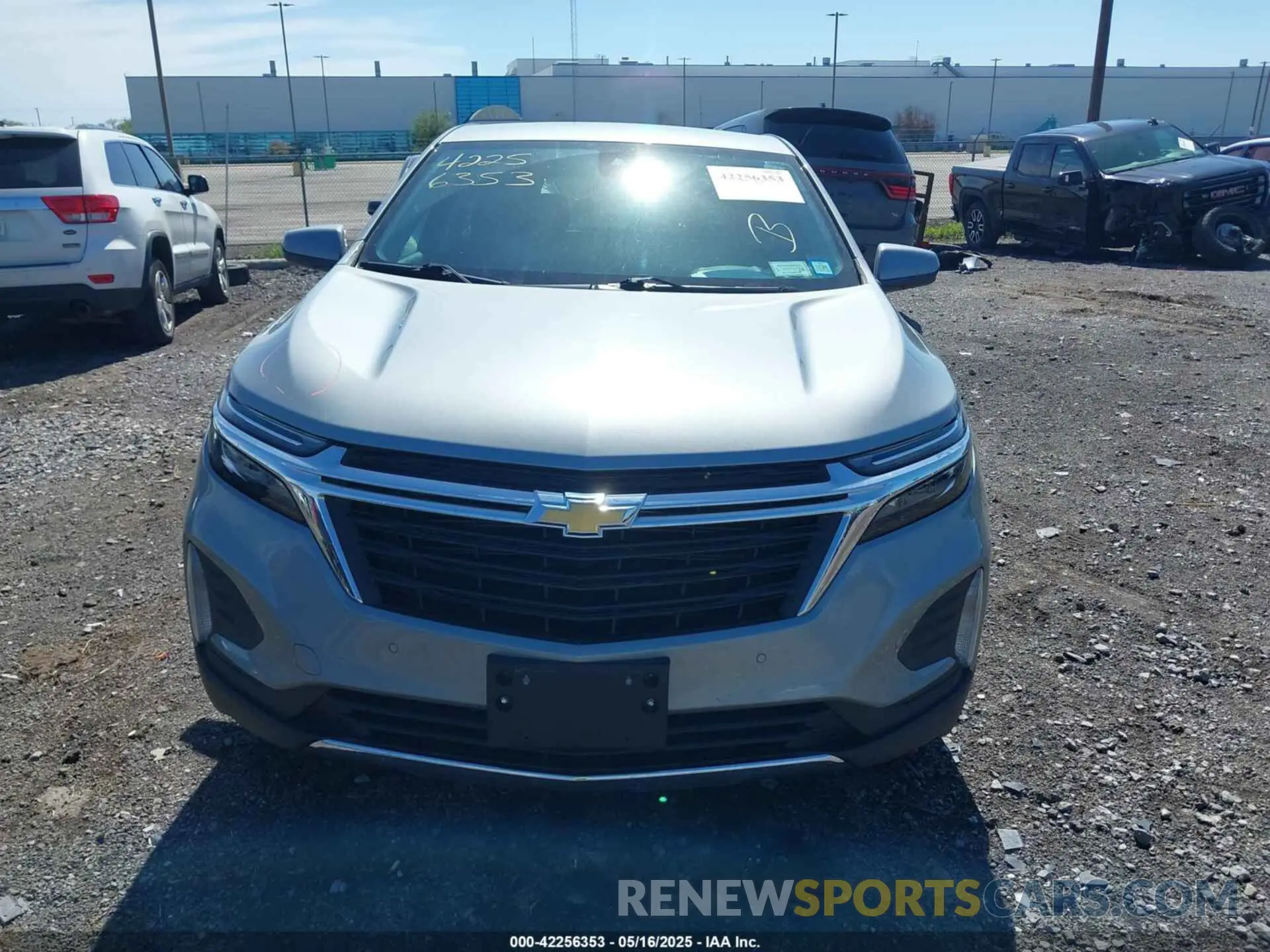 12 fotografías del automóvil dañado 3GNAXUEG1RS142240 CHEVROLET EQUINOX 2024