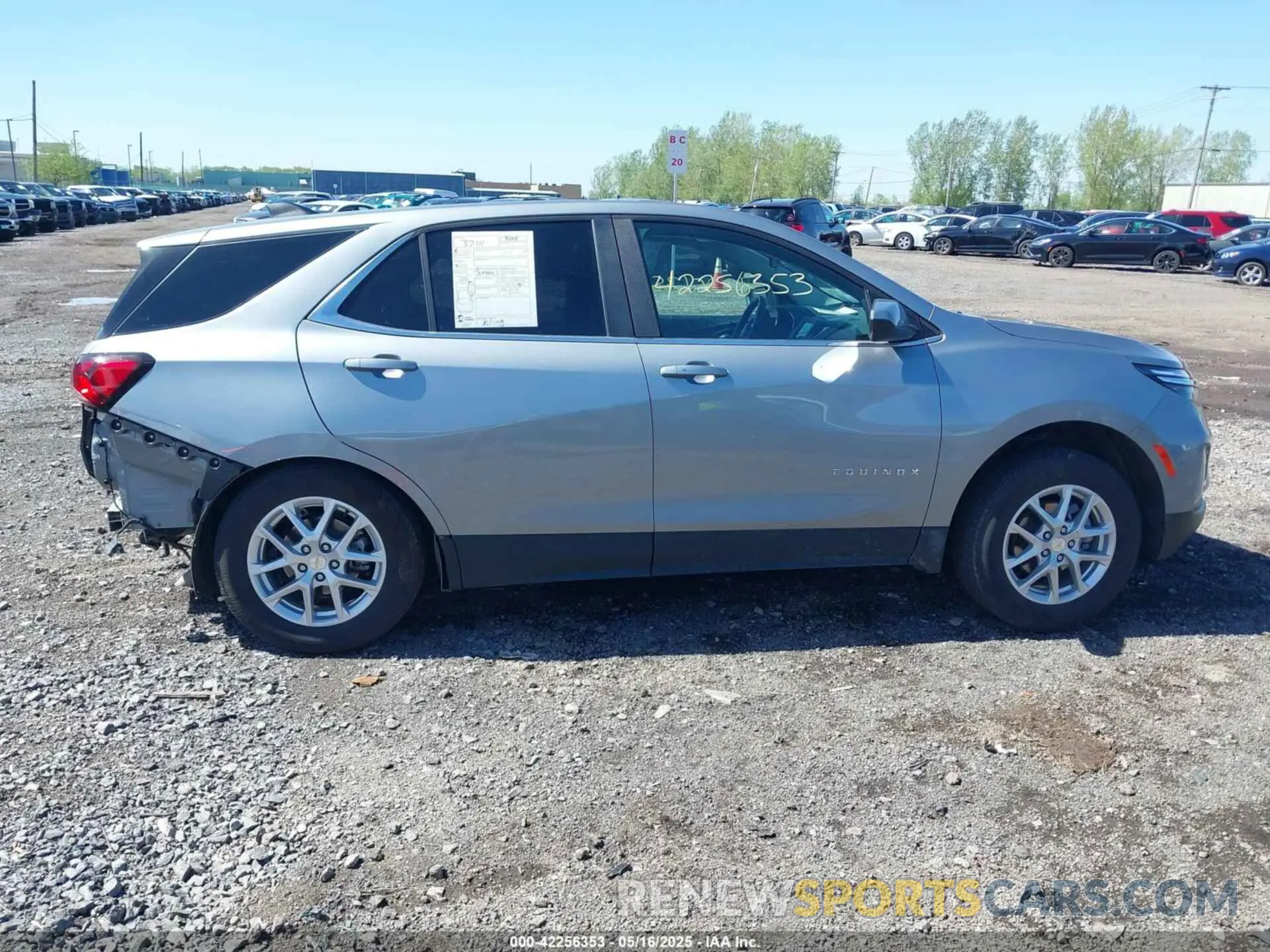 13 fotografías del automóvil dañado 3GNAXUEG1RS142240 CHEVROLET EQUINOX 2024