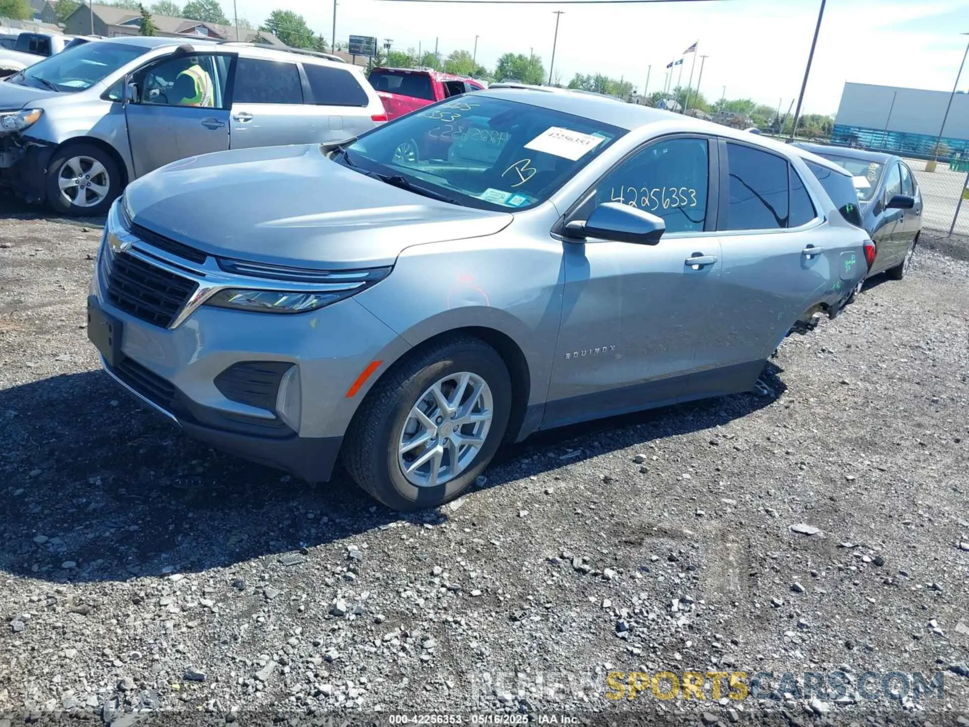 2 fotografías del automóvil dañado 3GNAXUEG1RS142240 CHEVROLET EQUINOX 2024