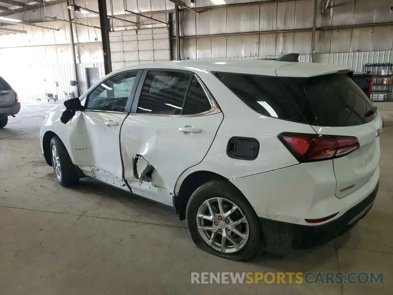 2 fotografías del automóvil dañado 3GNAXUEG2RL347379 CHEVROLET EQUINOX 2024