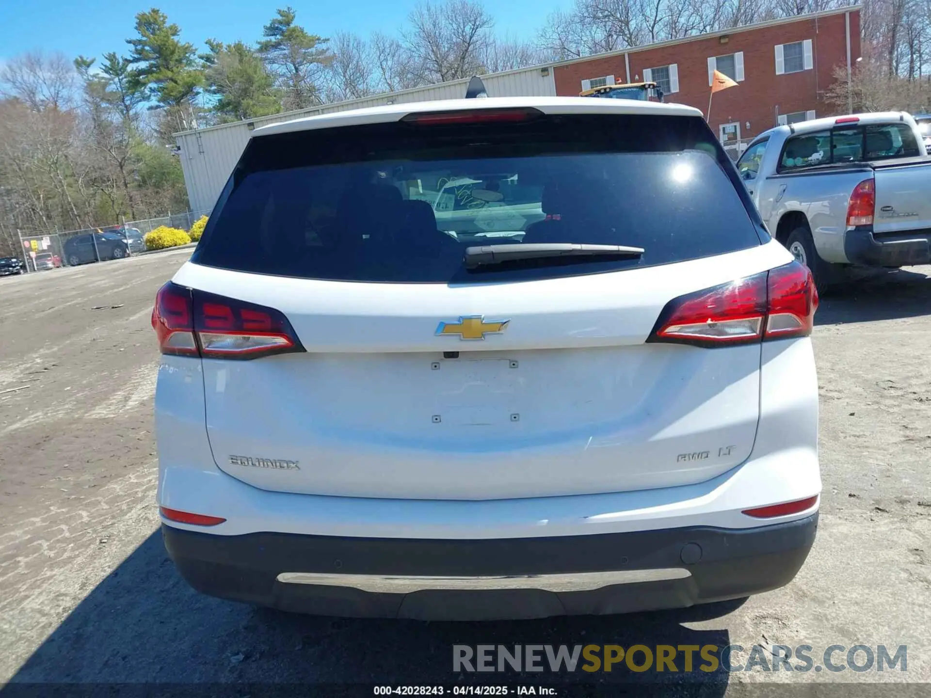 16 fotografías del automóvil dañado 3GNAXUEG2RL348046 CHEVROLET EQUINOX 2024