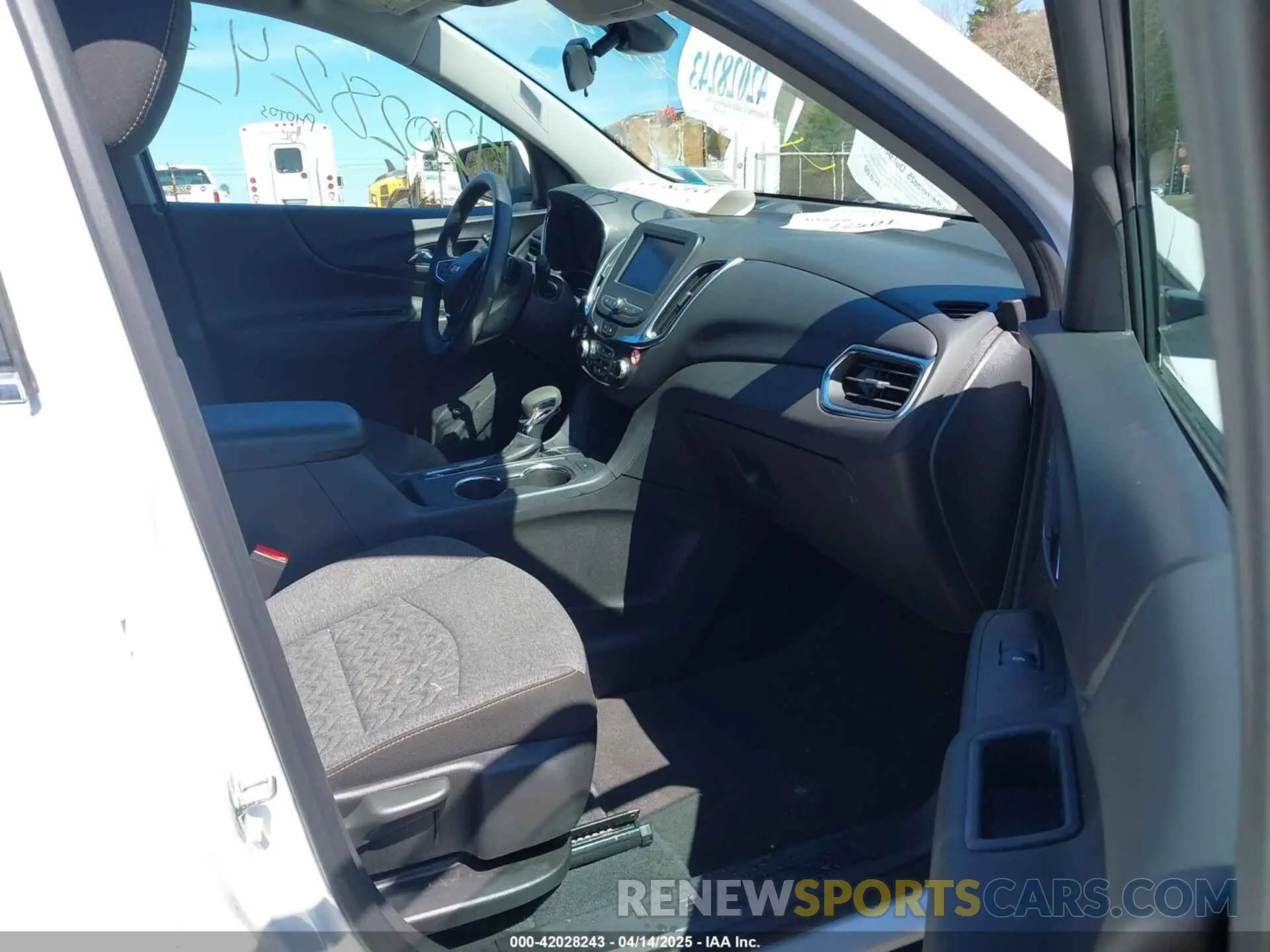 5 fotografías del automóvil dañado 3GNAXUEG2RL348046 CHEVROLET EQUINOX 2024