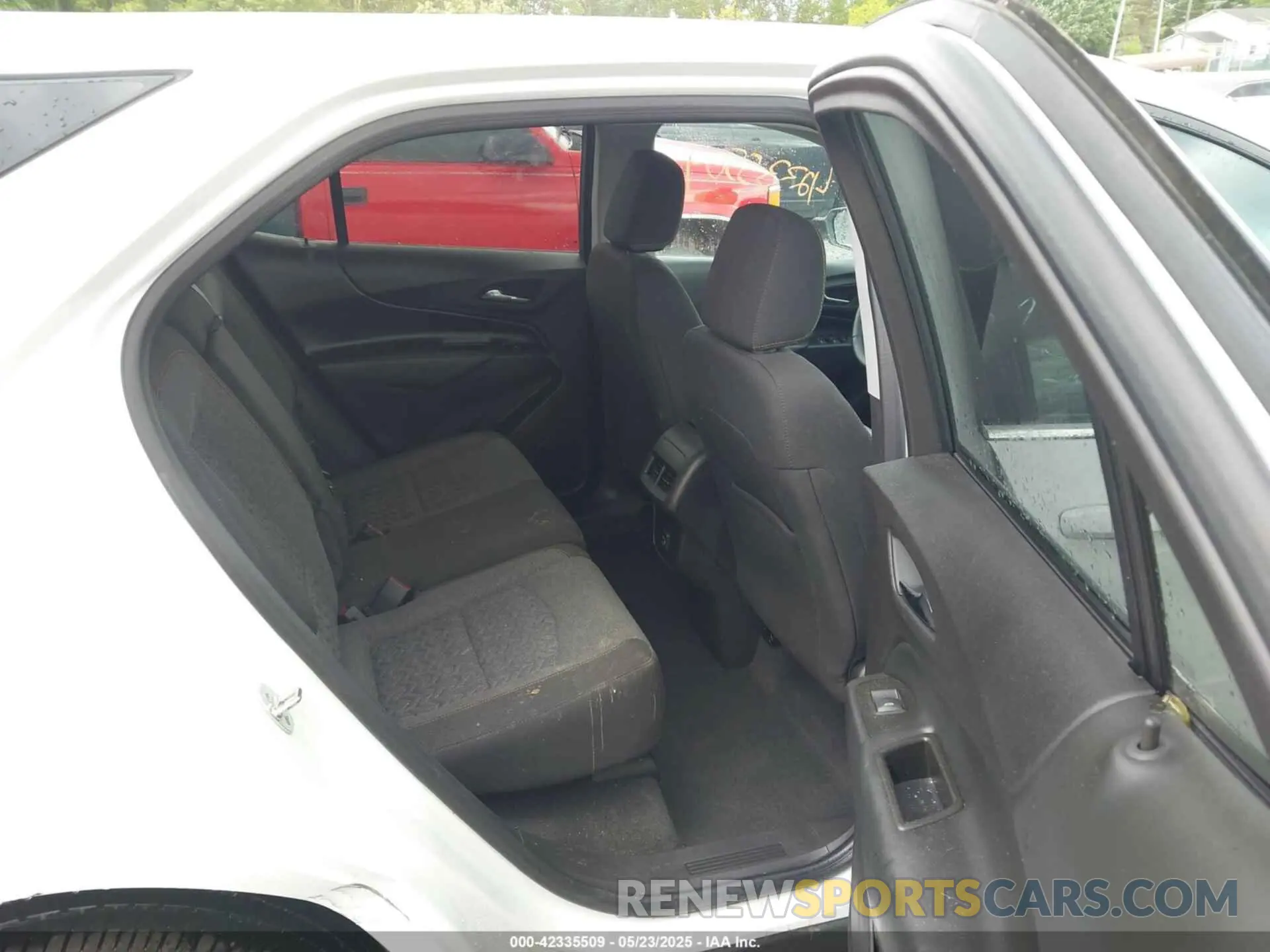 8 fotografías del automóvil dañado 3GNAXUEG2RS219522 CHEVROLET EQUINOX 2024