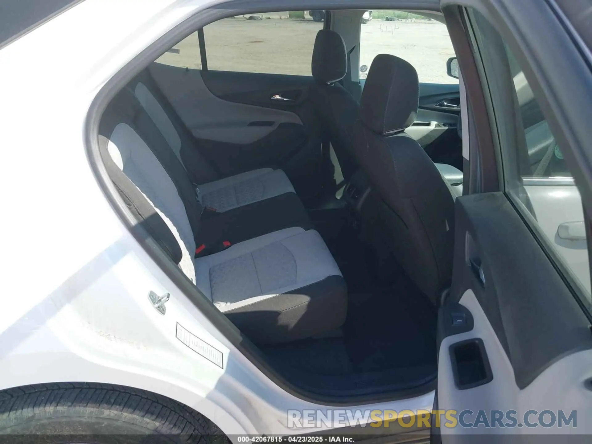 8 fotografías del automóvil dañado 3GNAXUEG3RL244777 CHEVROLET EQUINOX 2024