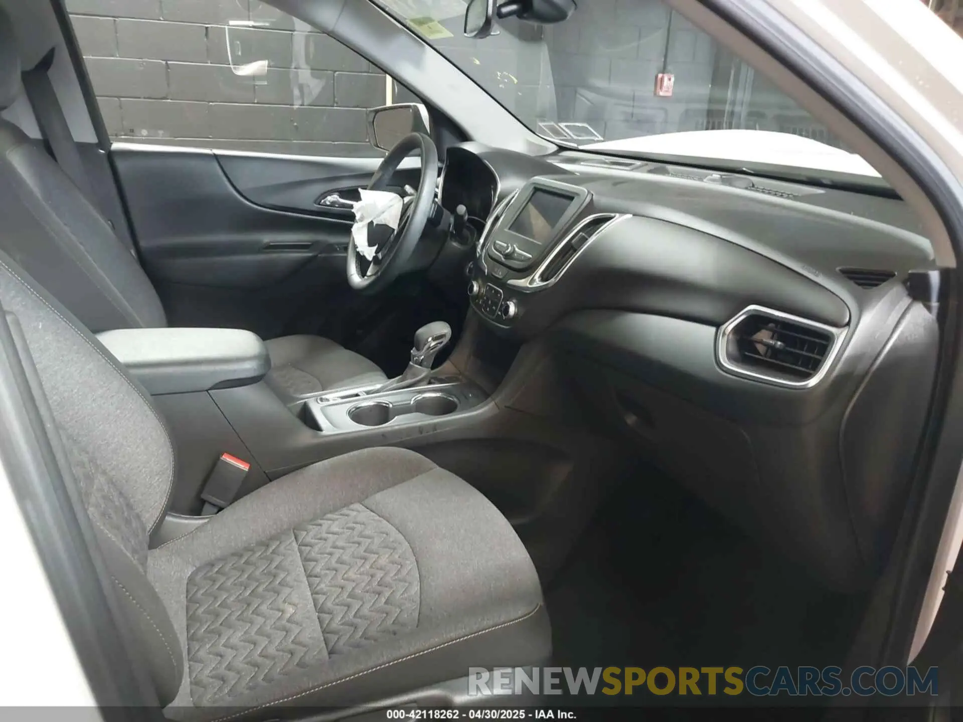 5 fotografías del automóvil dañado 3GNAXUEG3RL261367 CHEVROLET EQUINOX 2024