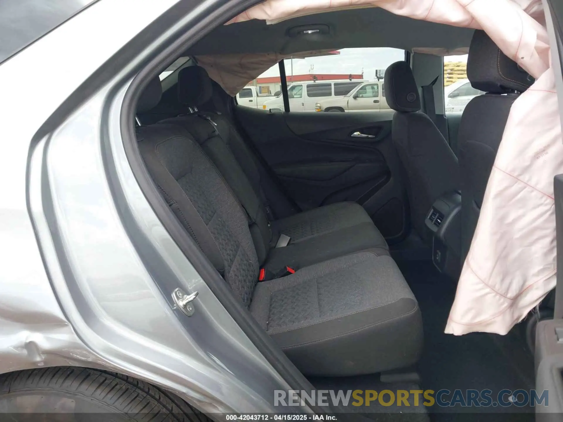 8 fotografías del automóvil dañado 3GNAXUEG3RS199409 CHEVROLET EQUINOX 2024
