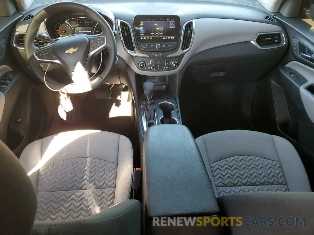8 fotografías del automóvil dañado 3GNAXUEG4RL205308 CHEVROLET EQUINOX 2024