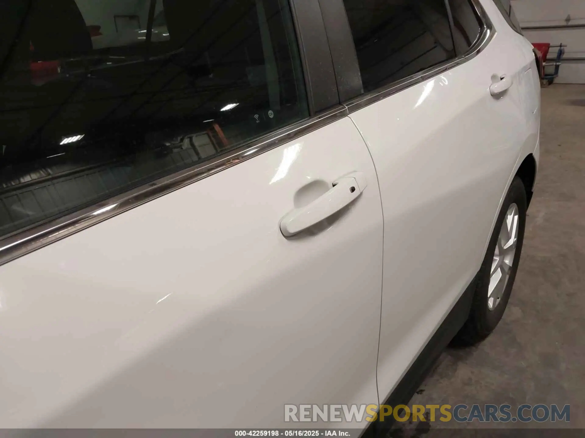 12 fotografías del automóvil dañado 3GNAXUEG5RS219692 CHEVROLET EQUINOX 2024