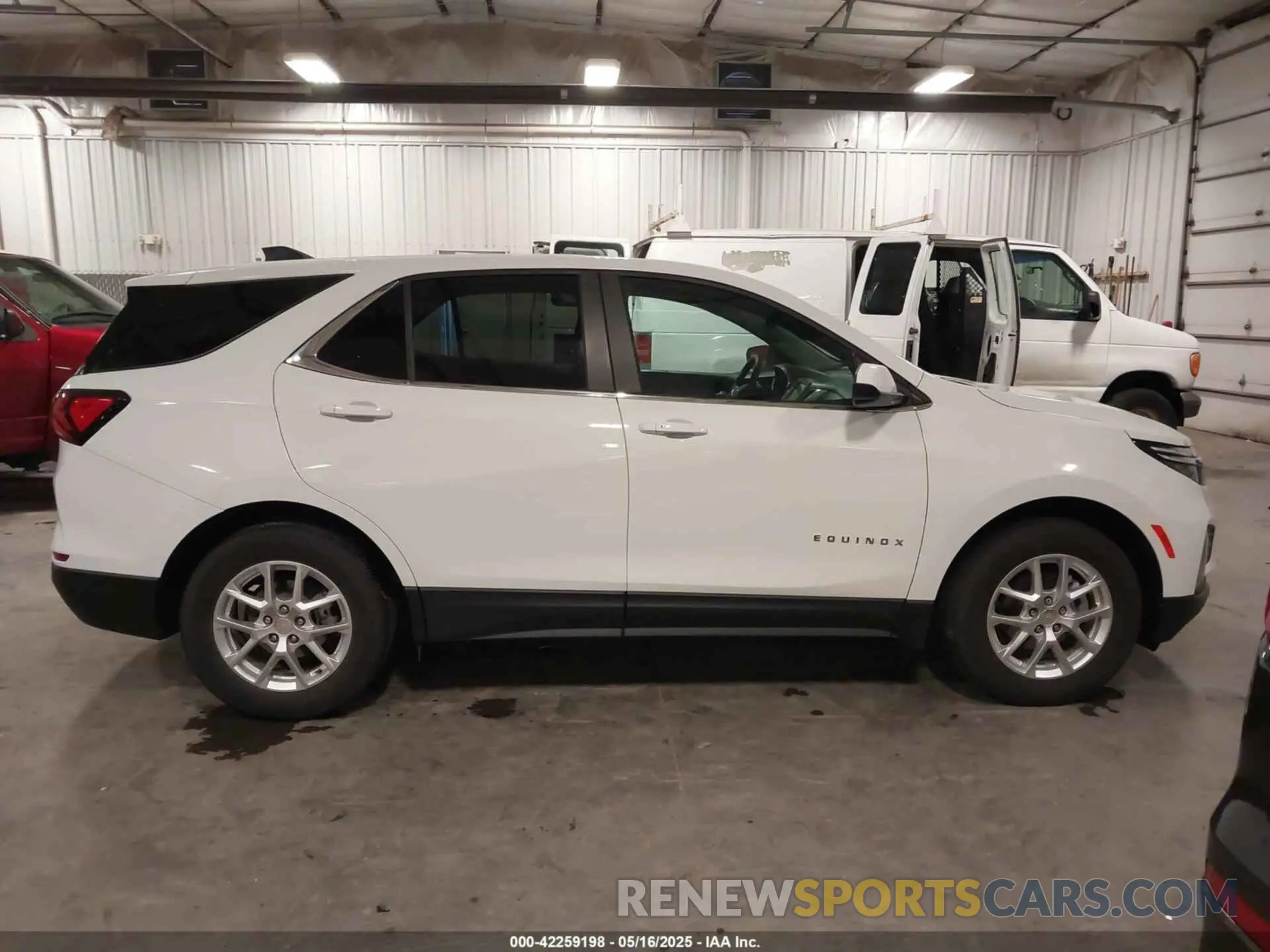 14 fotografías del automóvil dañado 3GNAXUEG5RS219692 CHEVROLET EQUINOX 2024