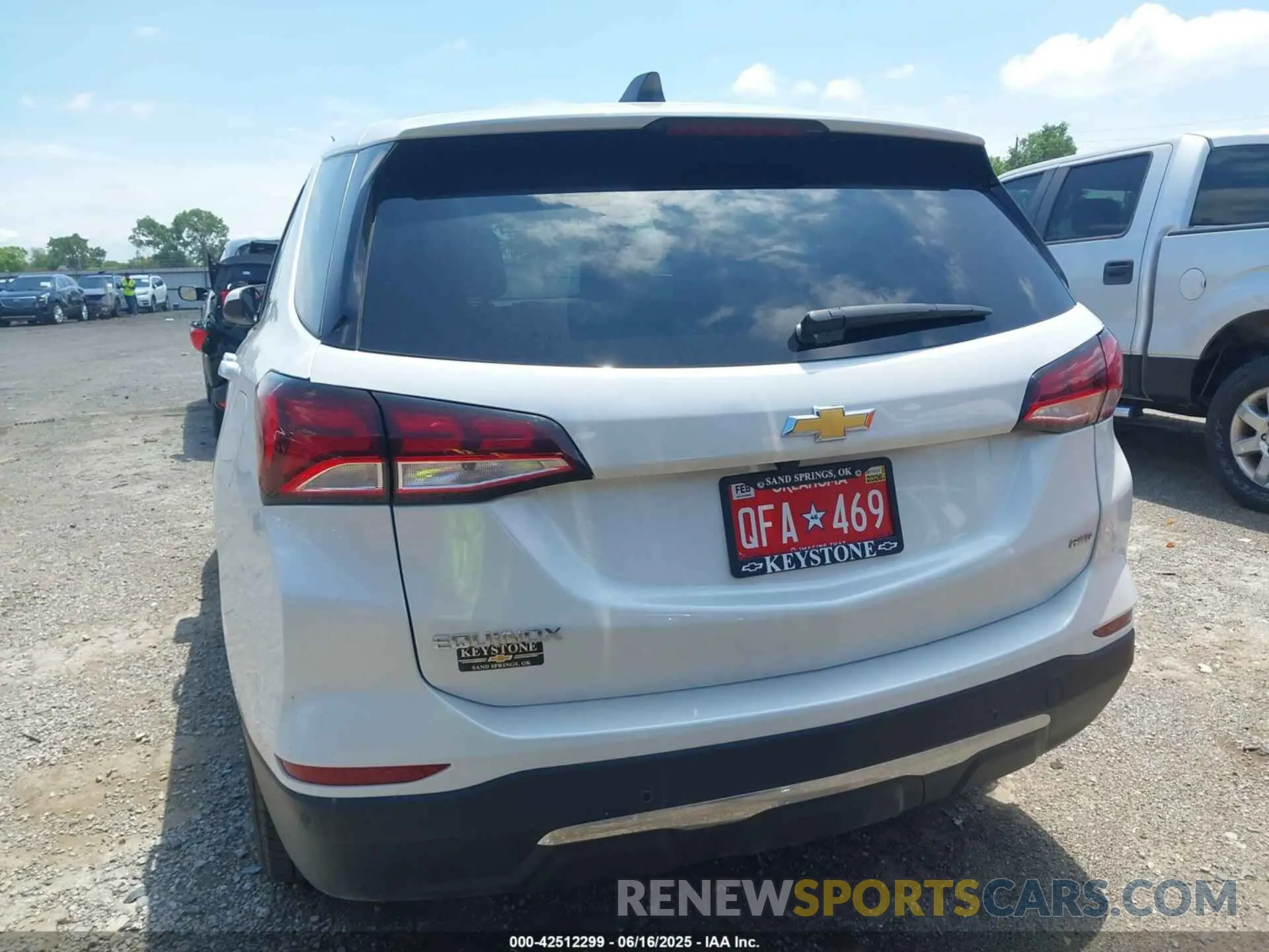 15 fotografías del automóvil dañado 3GNAXUEG5RS242115 CHEVROLET EQUINOX 2024