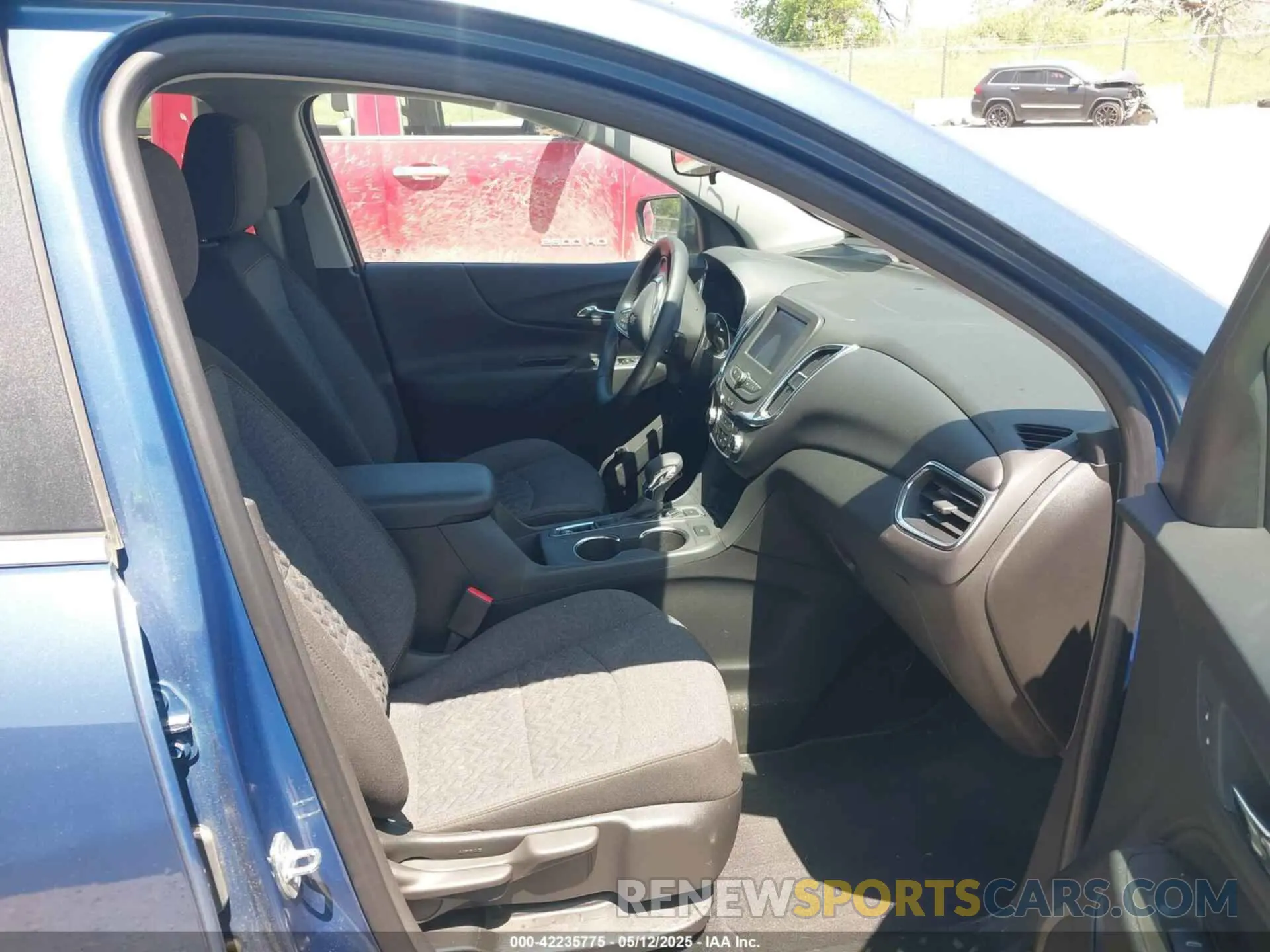 5 fotografías del automóvil dañado 3GNAXUEG7RL118485 CHEVROLET EQUINOX 2024