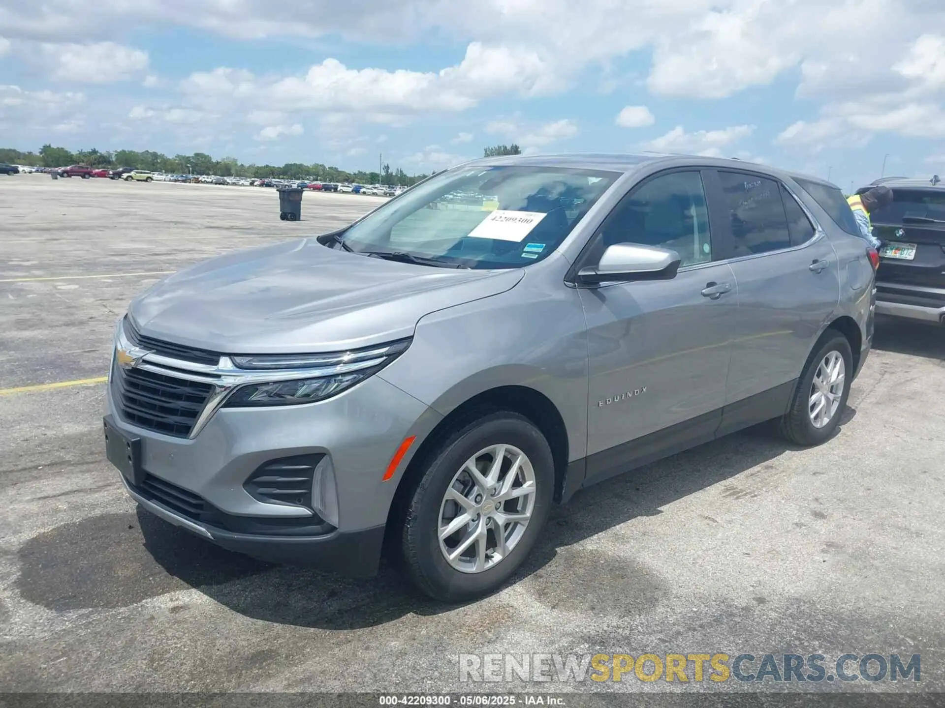 2 fotografías del automóvil dañado 3GNAXUEG8RL152449 CHEVROLET EQUINOX 2024