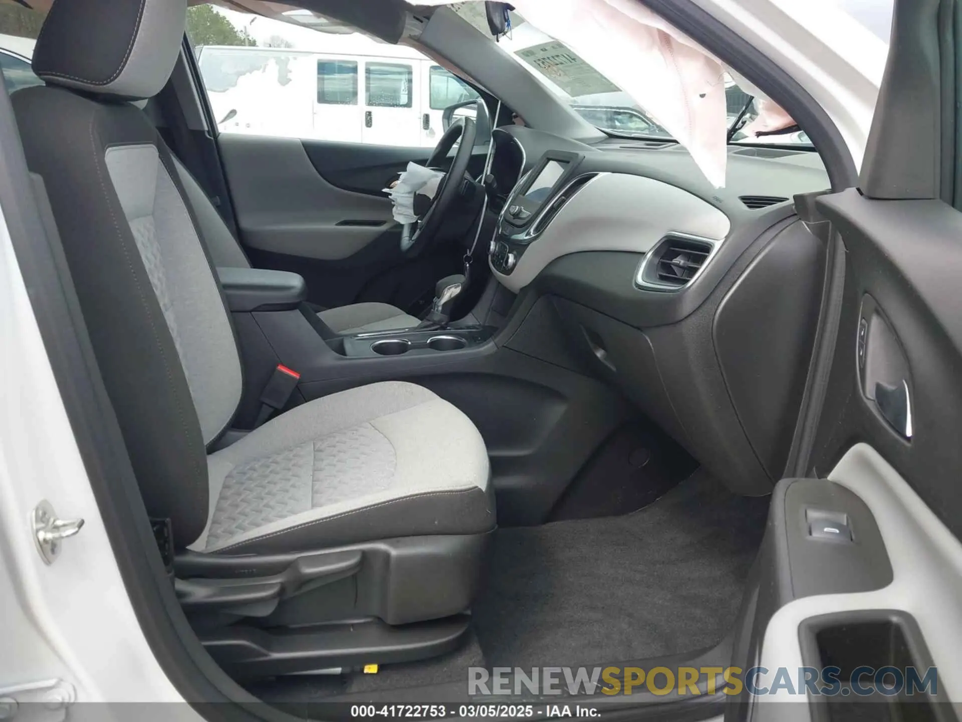 5 fotografías del automóvil dañado 3GNAXUEG8RL269013 CHEVROLET EQUINOX 2024