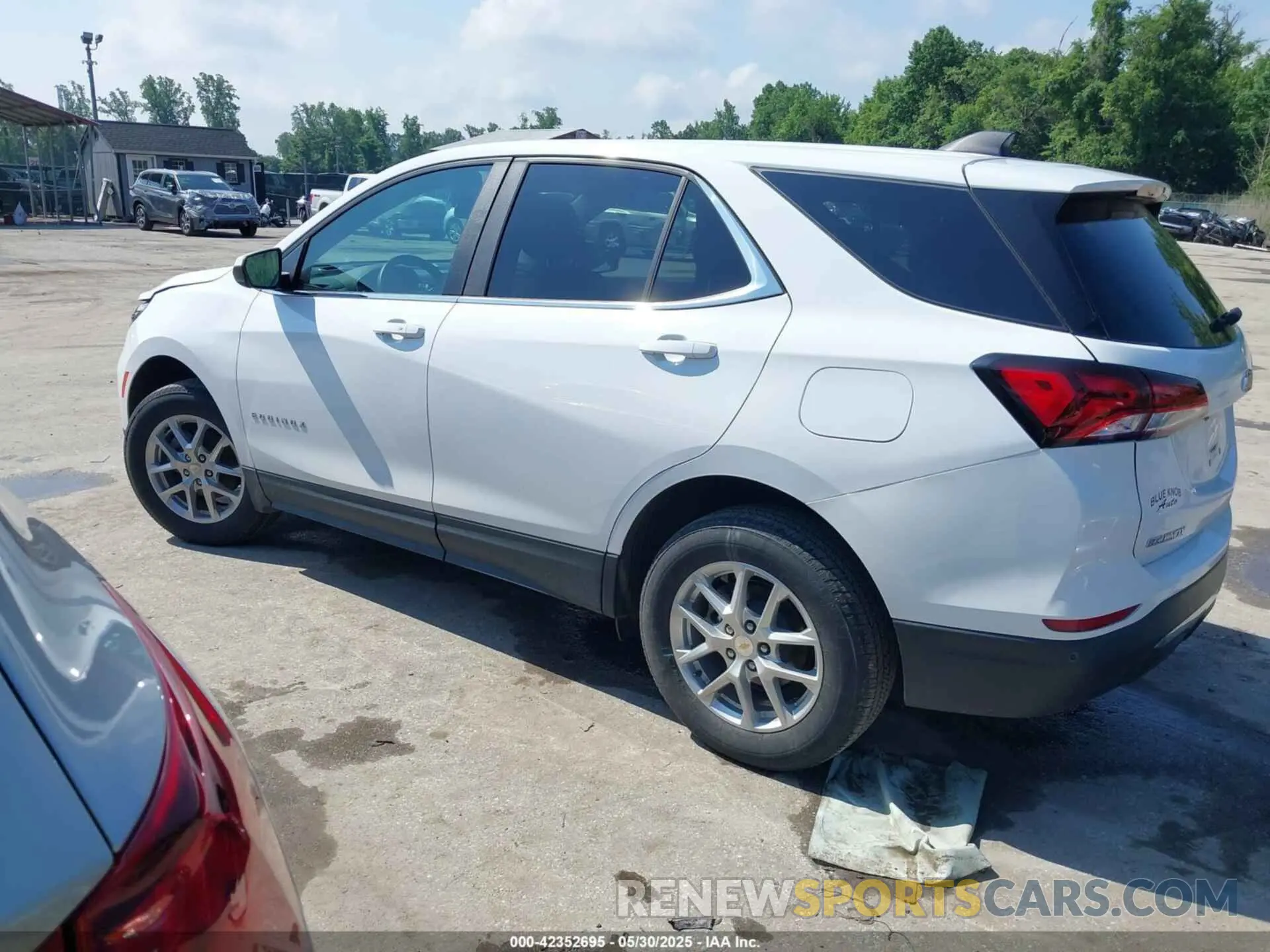 3 fotografías del automóvil dañado 3GNAXUEGXRL219830 CHEVROLET EQUINOX 2024