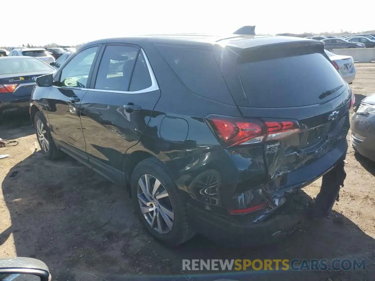 2 fotografías del automóvil dañado 3GNAXUEGXRL374779 CHEVROLET EQUINOX 2024