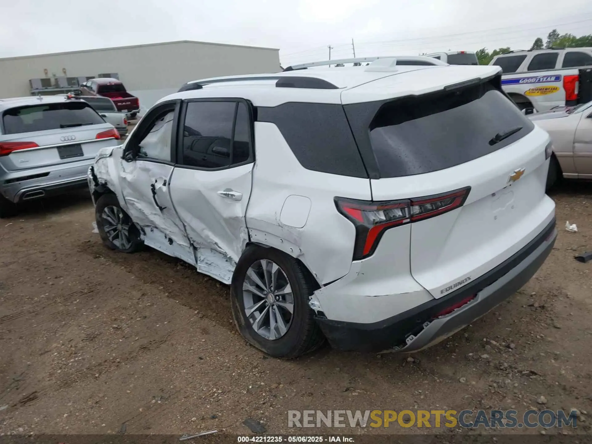 3 fotografías del automóvil dañado 3GNAXHEG0SL304222 CHEVROLET EQUINOX 2025