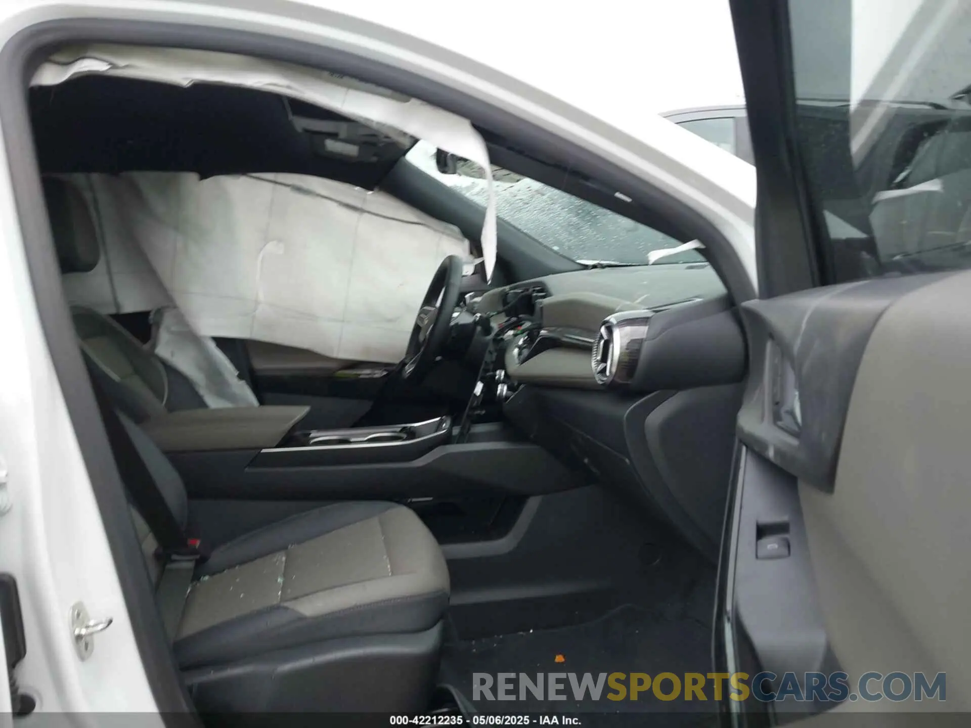 5 fotografías del automóvil dañado 3GNAXHEG0SL304222 CHEVROLET EQUINOX 2025