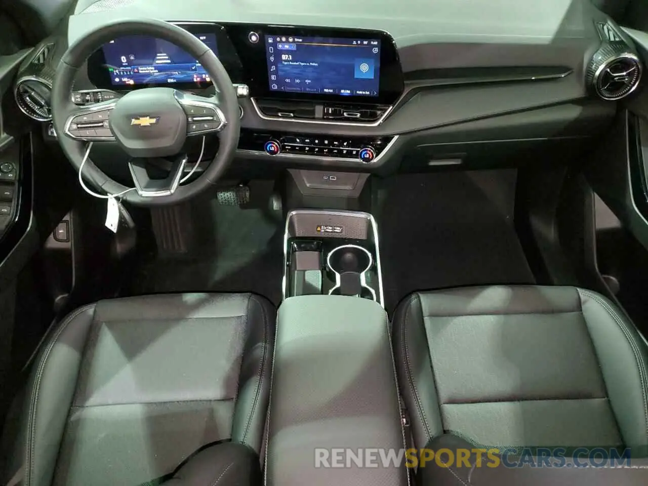 8 fotografías del automóvil dañado 3GNAXHEG1SL149440 CHEVROLET EQUINOX 2025