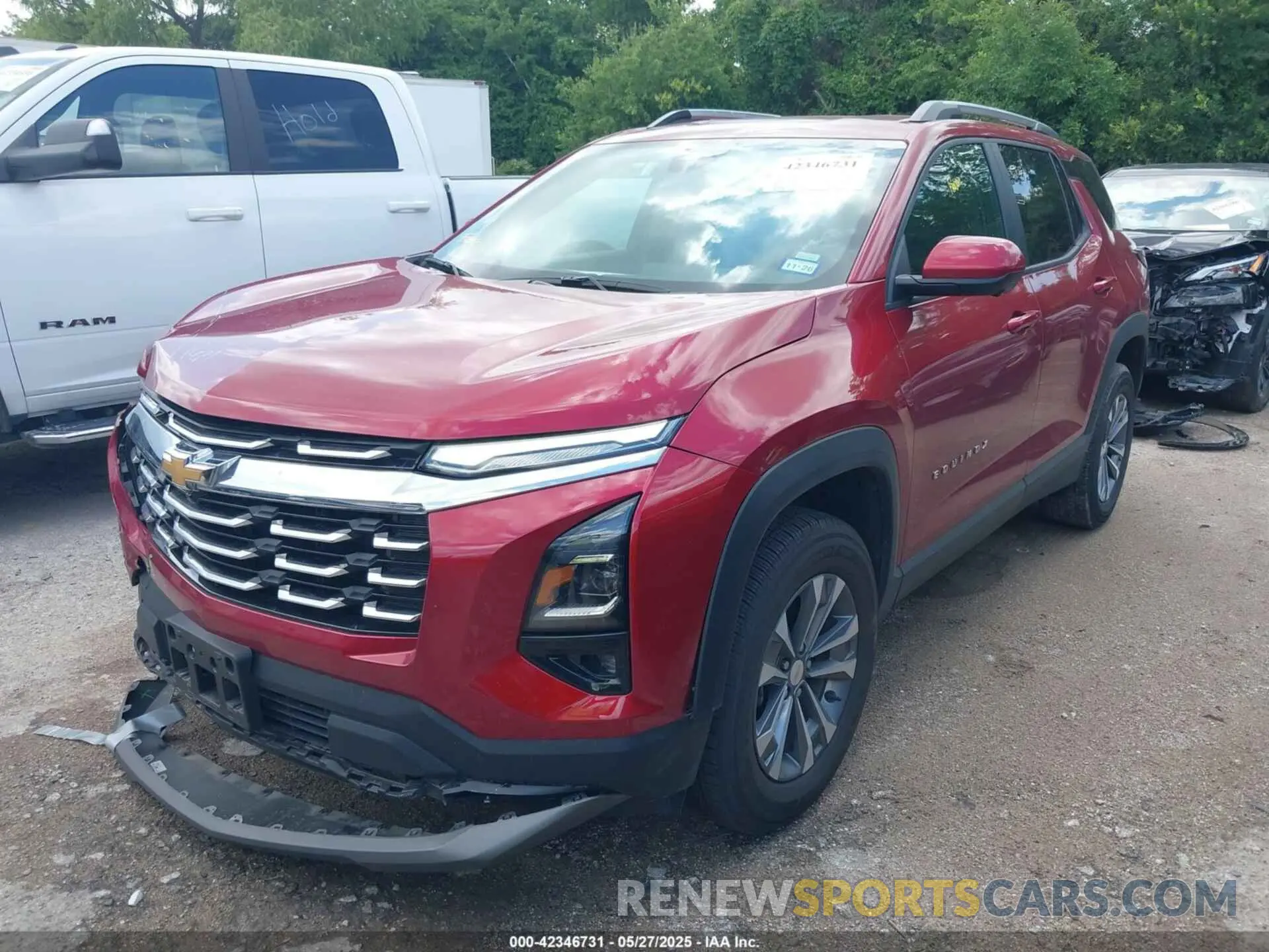 2 fotografías del automóvil dañado 3GNAXHEG1SL222502 CHEVROLET EQUINOX 2025