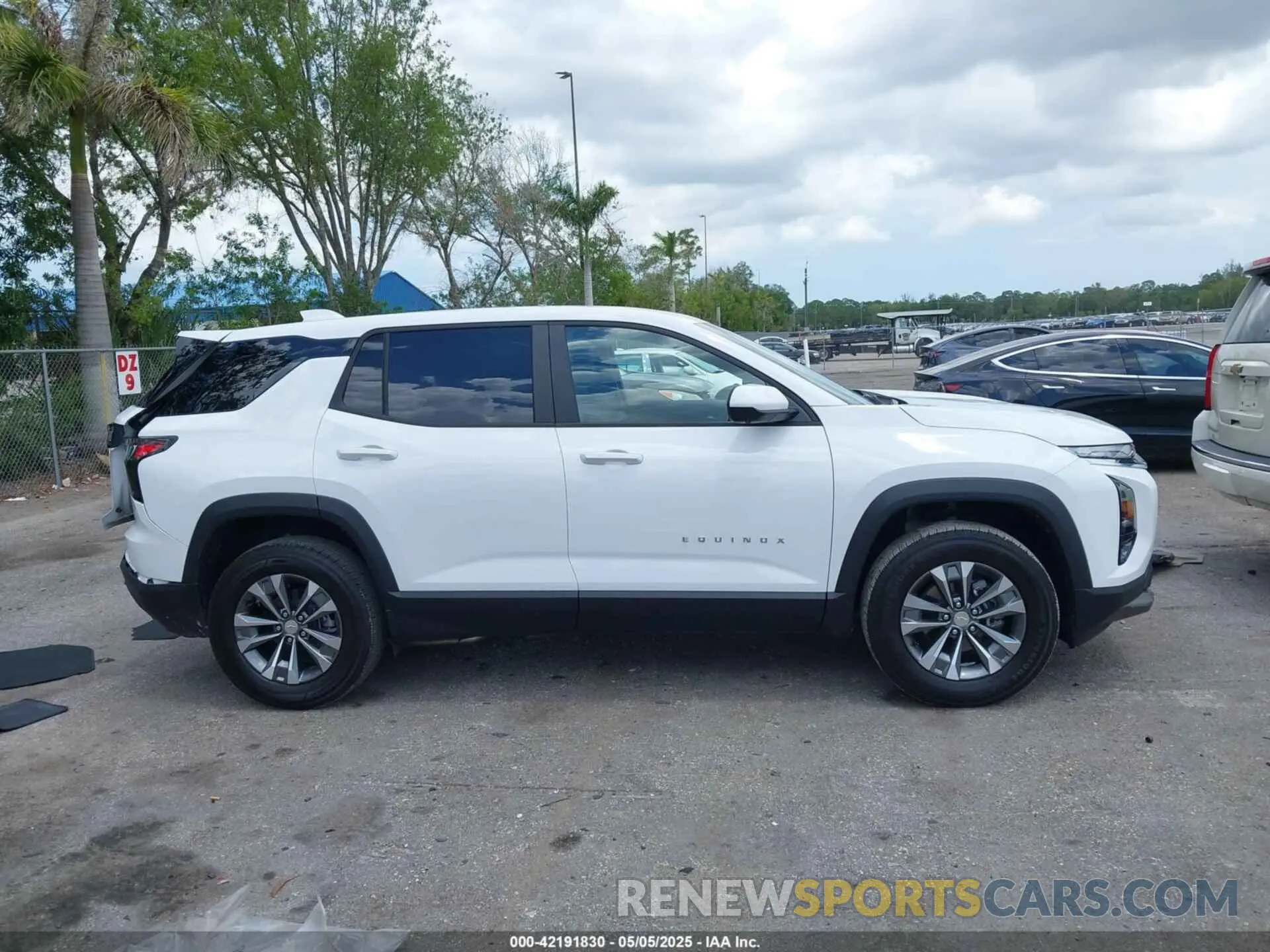 13 fotografías del automóvil dañado 3GNAXHEG2SL115457 CHEVROLET EQUINOX 2025