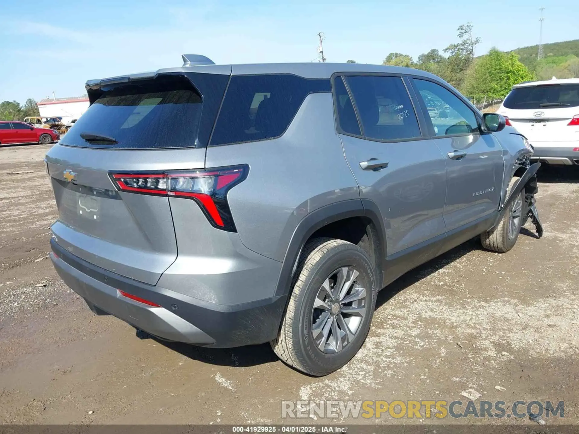 4 fotografías del automóvil dañado 3GNAXHEG3SL266596 CHEVROLET EQUINOX 2025