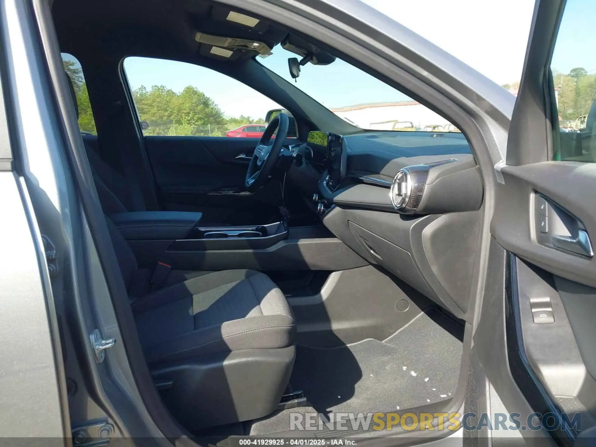 5 fotografías del automóvil dañado 3GNAXHEG3SL266596 CHEVROLET EQUINOX 2025