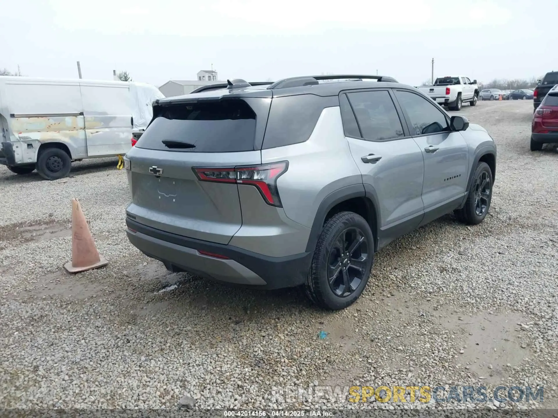 4 fotografías del automóvil dañado 3GNAXHEG4SL103858 CHEVROLET EQUINOX 2025